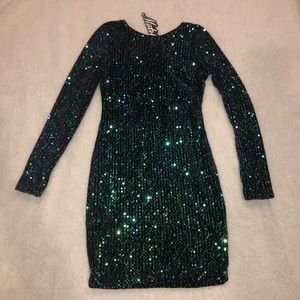 NWT!! Green Long Sleeve Sequin Party Dress
